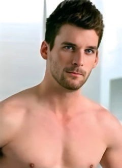 Dustin Holloway